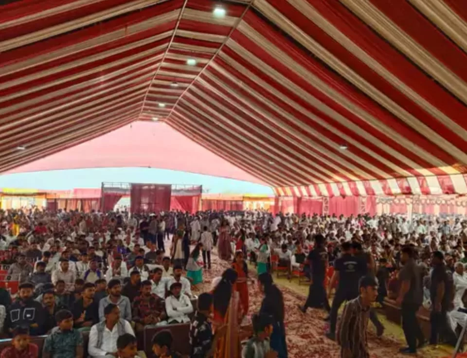 તારાપુરના જીચકામાં ‘લાગણીના વાવેતર’ સમૂહ લગ્નોત્સવ: દ્વારકેશ ગોપાલક સમાજ ફાઉન્ડેશન દ્વારા 115 નવયુગલોના ભવ્ય લગ્ન, 50 હજારથી વધુ લોકો હાજર