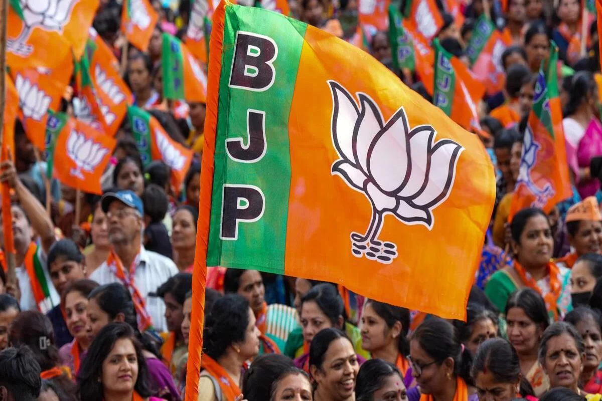 ભાજપમાં 'પેનલ'ના નામે 'પોતાની દુકાન': ઉમેદવારોમાં હારનો ડર કે સત્તાનો મોહ? કમલમમાં દોડધામ!