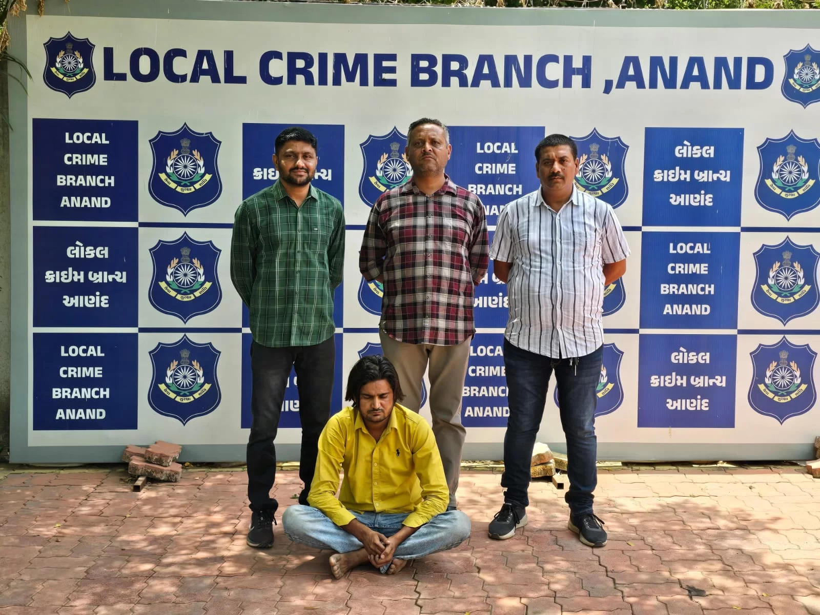 આણંદ લોકલ ક્રાઇમ બ્રાન્ચની મોટી કાર્યવાહી: કન્ટેનર ટ્રકમાંથી વિદેશી દારૂનો જથ્થો ઝડપી એક આરોપીની ધરપકડ