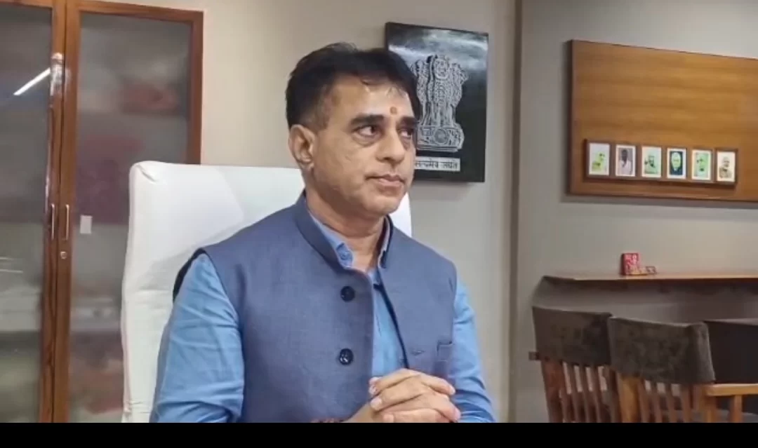 રાષ્ટ્રહિતમાં ઇંધણ બચત માટે પ્રફુલ પાનશેરીયાનો મોટો નિર્ણય